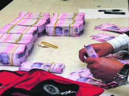 Imagen facilitada por la PGR de dinero asegurado. ESPECIAL  /