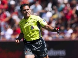 Fernando Guerrero fue el árbitro que cometió falla en el encuentro Atlante-Cruz Azul por el que Emanuel Villa fue suspendido. MEXSPORT  /