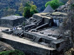 Una de las tareas para este 2012 será la colocación de un andador de madera frente a la fachada del Templo Monolítico. EL UNIVERSAL  /