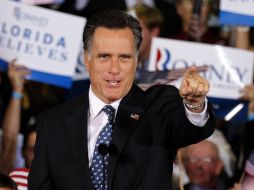 El precandidato republicano Mitt Romney durante su discurso luego de las primarias enh Florida. REUTERS  /