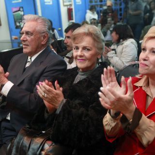 Reconoce la Asociación de Locutores a Eric del Castillo y Aída Pierce