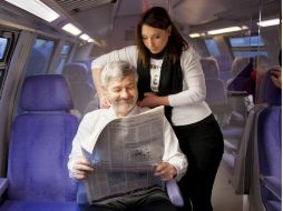 La empresa de ferrocarriles alemana Deutsche Bahn ofrece masajes gratis en el tren que cubre el trayecto de Nidderau a Fráncfort. EFE  /