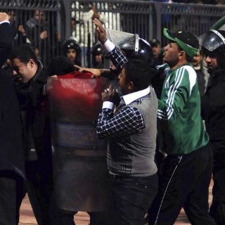 Acusan a seguidores del régimen de Mubarak de disturbios