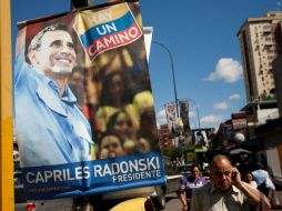 Anuncio con propaganda política del candidato de oposición Henrique Capriles Radonski. EFE  /