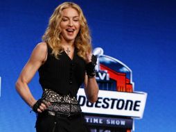 Madonna imitó a Víctor Cruz con pasos de salsa en plena rueda de prensa. REUTERS  /