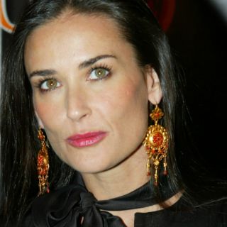 Bruce Willis y Ashton visitan a Demi Moore