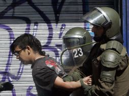 Estudiantes inconformes son detenidos tras exigir cambios al sistema educativo. REUTERS  /