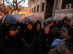 Los enfrentamientos se dieron por las acusaciones de que las fuerzas de seguridad consintieron la masacre de Port Said. AFP  /