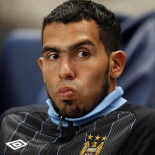 Mancini podría volver a alinear a Tévez