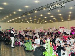 Aristóteles Sandoval, durante la reunión en el Salón Bugambilias. ESPECIAL  /