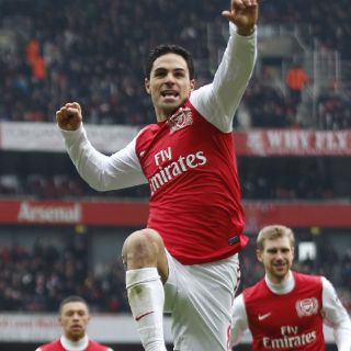 El Arsenal golea 7-1 al Blackburn; Van Persie da triplete
