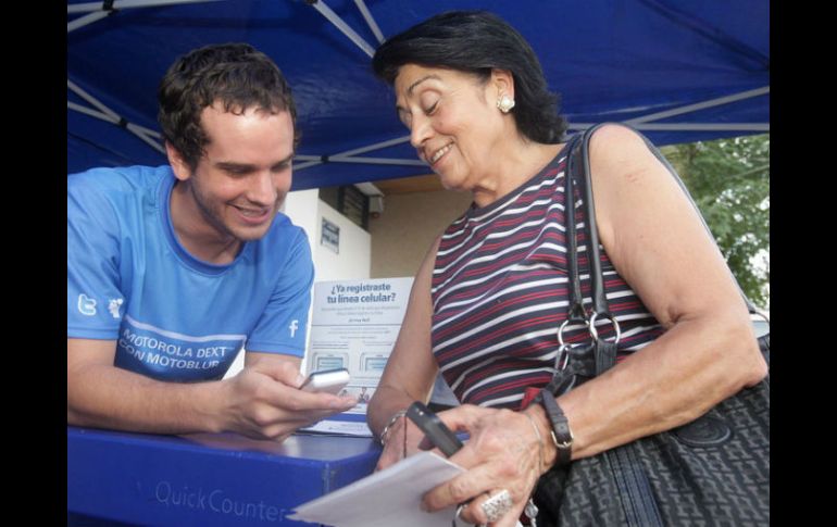 En noviembre comenzaron a brindar sus servicios Claro! y Movista en Costa Rica. ARCHIVO  /