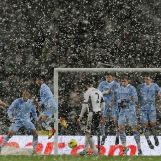 El Manchester City defiende su lugar en la cima