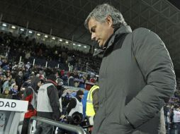 José Mourinho no sabe si seguirá al frente del Real Madrid, según el diario español Marca. EFE  /