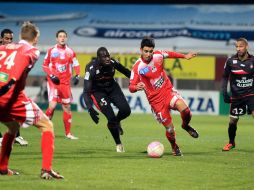 El partido entre Ajaccio y el Nice fue muy disputado. AFP  /