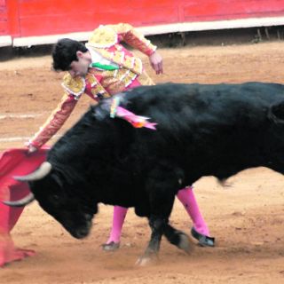 Alejandro Talavante corta oreja en el primer festejo