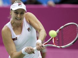 A partir de las 18:00 horas local las tenistas Petrova y Makarova se medirán contra Parra y Llagostera. AP  /