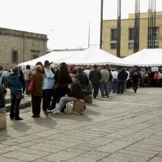 Con retraso, inicia votación en Plaza Tapatía