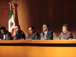 El presidente de la CNE José Espina von Roehrich, dice que las únicas cifras oficiales son las que entregará la comisión. EL UNIVERSAL  /