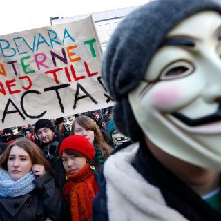 Praga paraliza su adhesión al acuerdo internacional contra la piratería ACTA