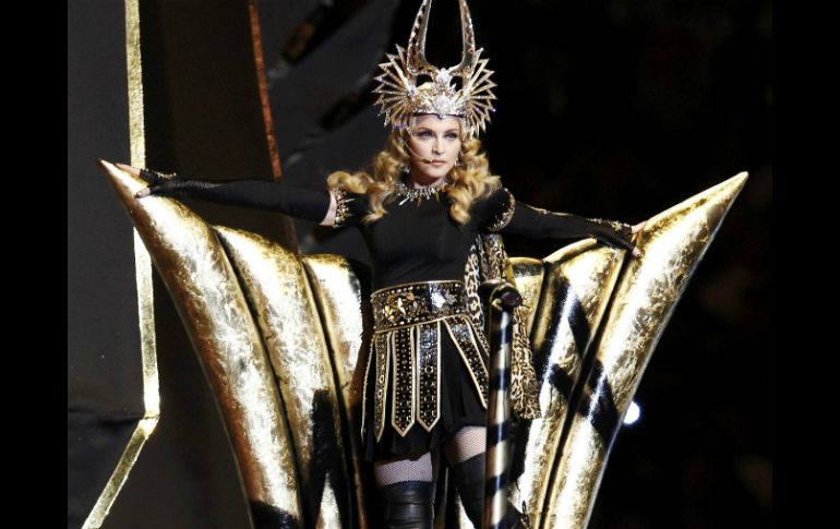 Madonna lució diseños de Tisci en un mítico momento entre la música y el deporte. REUTERS  /
