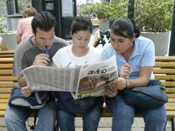 Para los jóvenes recién egresados, conseguir un empleo puede ser realmente difícil, pues casi no les dan oportunidades. ARCHIVO  /