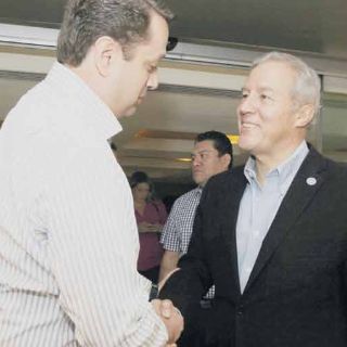 Hernán Cortés avala triunfo de Fernando Guzmán