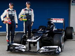 Maldonado (izquierda), 'feliz' de continuar con su equpipo, tiene 'fe' en las posibilidades del FW34 y el motor Renault. REUTERS  /