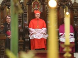 El nuevo arzobispo encabezó su primera ceremonia religiosa en la catedral.  /