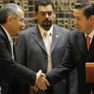 Con halagos al secretario de Gobierno inicia glosa del V Informe