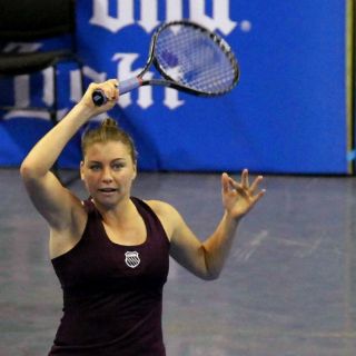 Zvonareva clasifica a cuartos de final en Pattaya