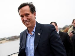 Santorum, un devoto católico, recaudó 250 mil dólares la noche del martes por sus victorias en Colorado, Minnesota y Missouri. AFP  /
