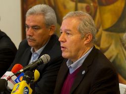 Alberto Cárdenas (i) dijo que espera no tener que llegar a la segunda vuelta de las votaciones; Fernando Guzmán le refrendó su apoyo.  /