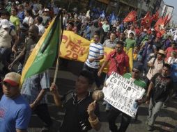 Mantienen protestas en el oeste del país para exigir al Gobierno que vete la explotación minera e hídrica en su territorio. EFE  /