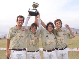 Luis Pérez, Chonco Ayala, Rodolfo Ramos y Emiliano Ayala, integrantes del equipo Trianon Tequila, ganadores del primer lugar.  /