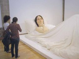 Ron Mueck exhibió varias de sus piezas  de septiembre de 2010 a febrero de 2012 en el Antiguo Colegio de San Ildefonso. NTX  /