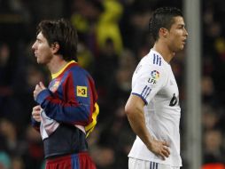 El Real Madrid alcanzó en el 2011 una facturación de 479.5 millones de euros y el Barcelona de 450.7. REUTERS  /