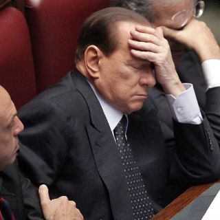 Piden absolver a Berlusconi de acusación de corrupción