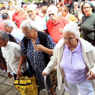 Entregan cinco mil certificados de nivel básico