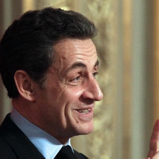 Sarkozy hace propuestas derechistas con vistas a candidatura