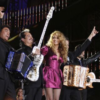 Se nutre alfombra roja previo al inicio de los Oye!