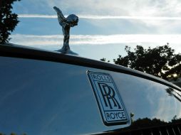 El orgulloso logotipo de Rolls Royce adornado por la famosa estatuilla “Espíritu del éxtasis”.  /