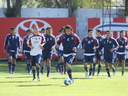 Héctor Reynoso (4) es de los jugadores que ha mantenido su nivel de aquel plantel que maravilló en el Bicentenario 2010.  /