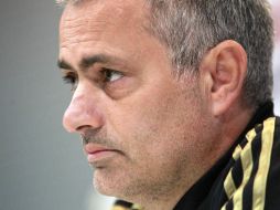 Mourinho no aclaró los rumores sobre su posible salida en verano. EFE  /