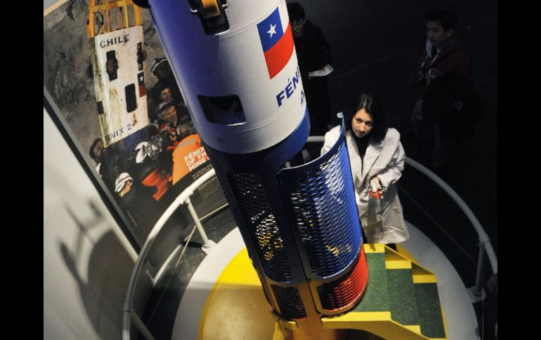 'Fénix 2', la alargada jaula metálica de casi cuatro metros de largo y 53  centímetros de diámetro. EFE  /