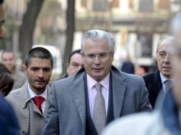 Los manifestantes se reunieron frente al Tribunal Supremo donde condenaron a Garzón. AFP  /