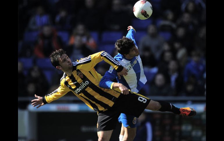 El Zaragoza le puso garra al choque contra el Espanyol, pero sus nuevas incorporaciones evidenciaron falta de rodaje. AFP  /