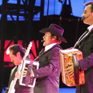 Los Tigres del Norte deleitan con su música a EU