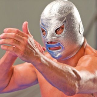 Amplían tiempo de exposición de Santo, Leyenda de Plata