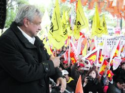 Andrés Manuel López Obrador se reunió con simpatizantes en su segundo día en Nuevo León. EL UNIVERSAL  /